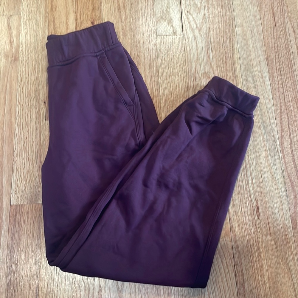 Lululemon relaxed high rise jogger maroon